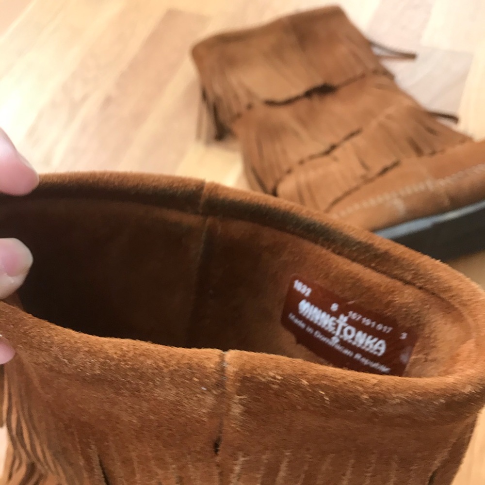 Minnetonka 3-Layer Fringe Boot Brown - Picture 8 of 8